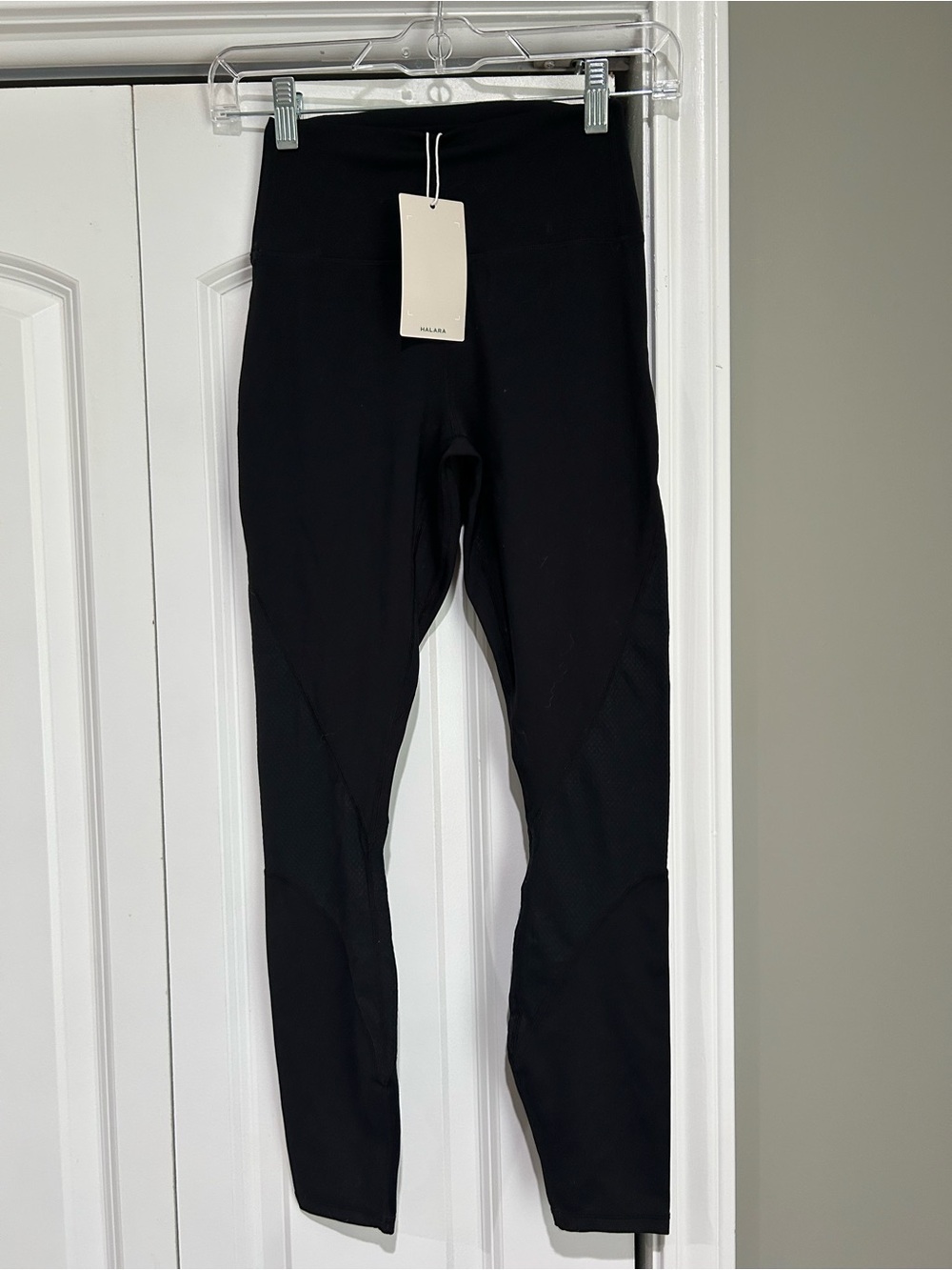 HALARA Black High-Rise Mesh-Panel Leggings - Picture 1 of 7
